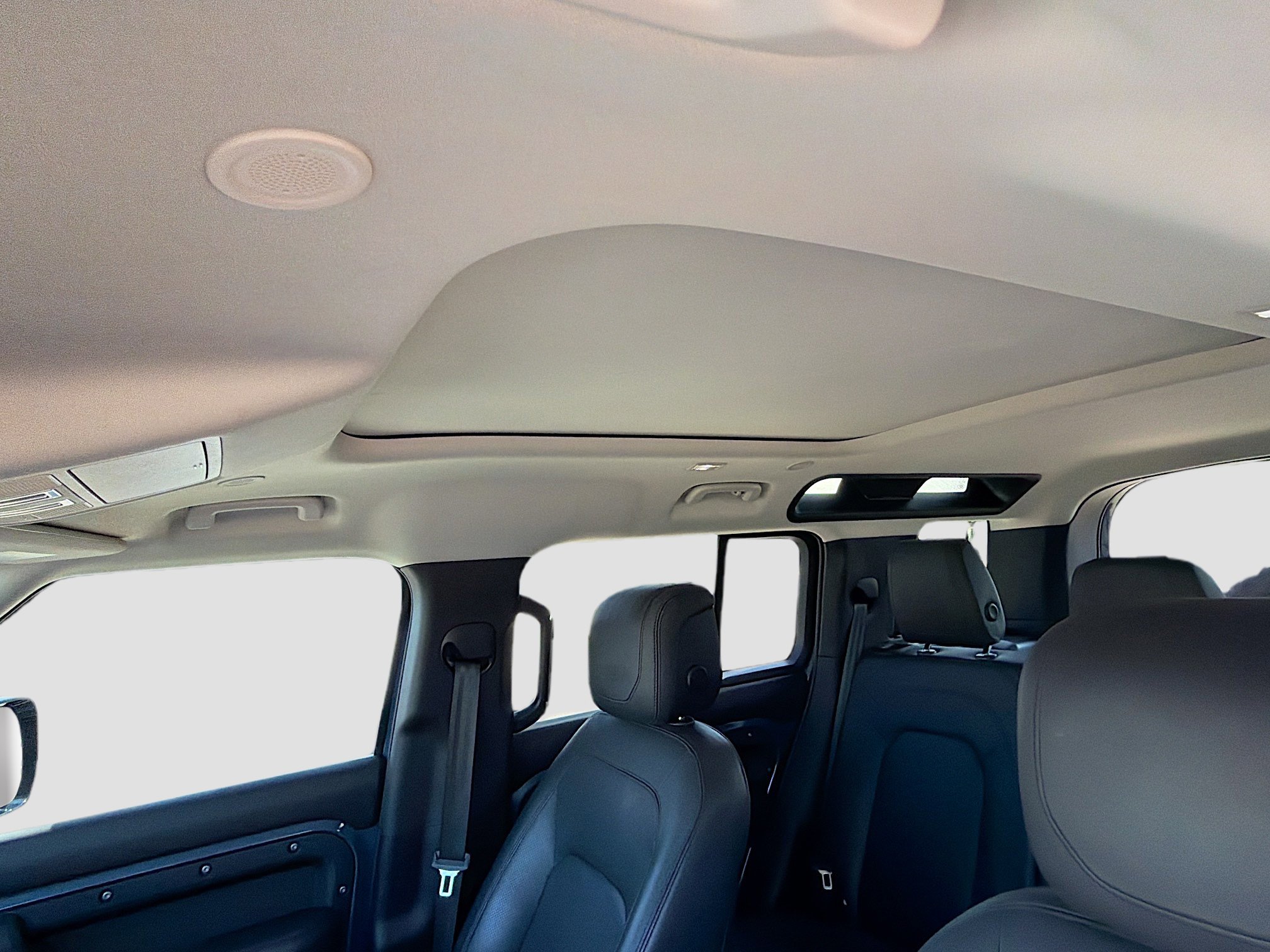 Used 2023 Land Rover Defender 110 S image 25