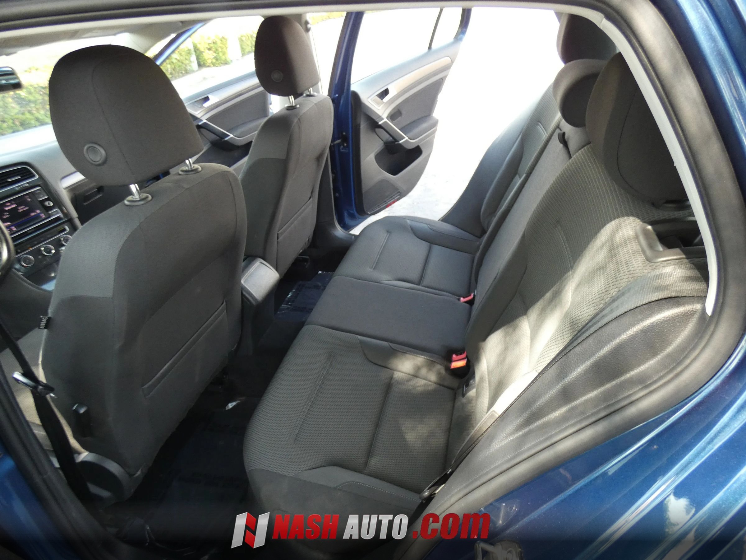 Used 2018 Volkswagen Golf S FWD image 45