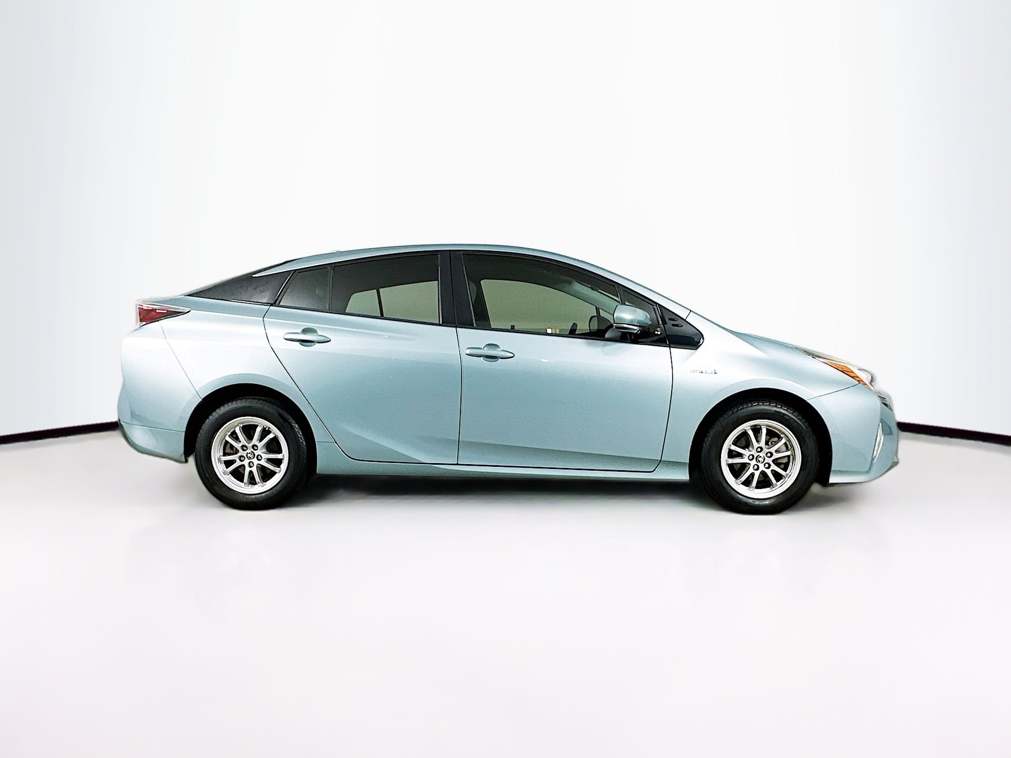 Used 2016 Toyota Prius Two image 10