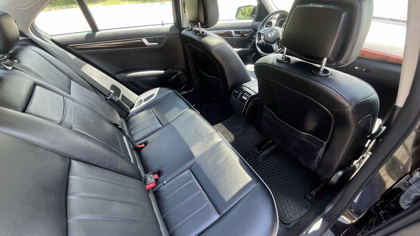 Used 2013 Mercedes-Benz C 300 4MATIC Sedan image 12