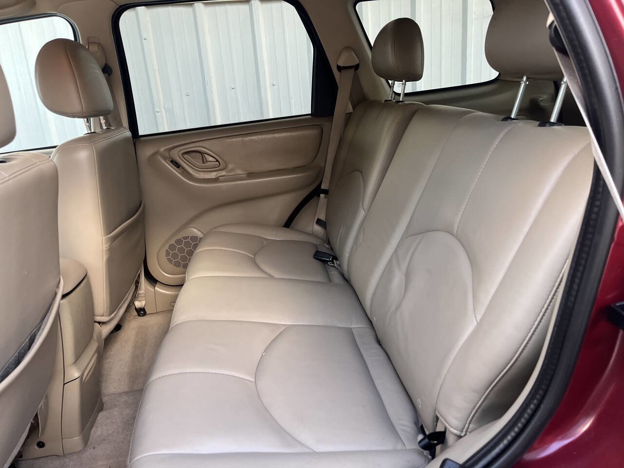 Used 2004 MAZDA Tribute ES w/ Tow Pkg image 14