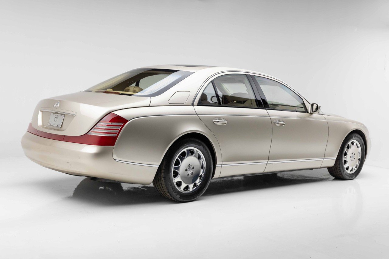 Used 2004 Maybach 57 RWD image 11