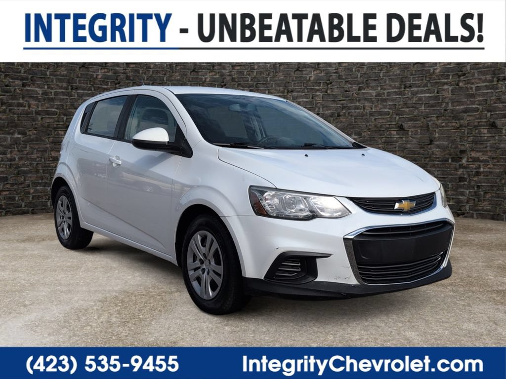 Used 2018 Chevrolet Sonic LT FWD image 1