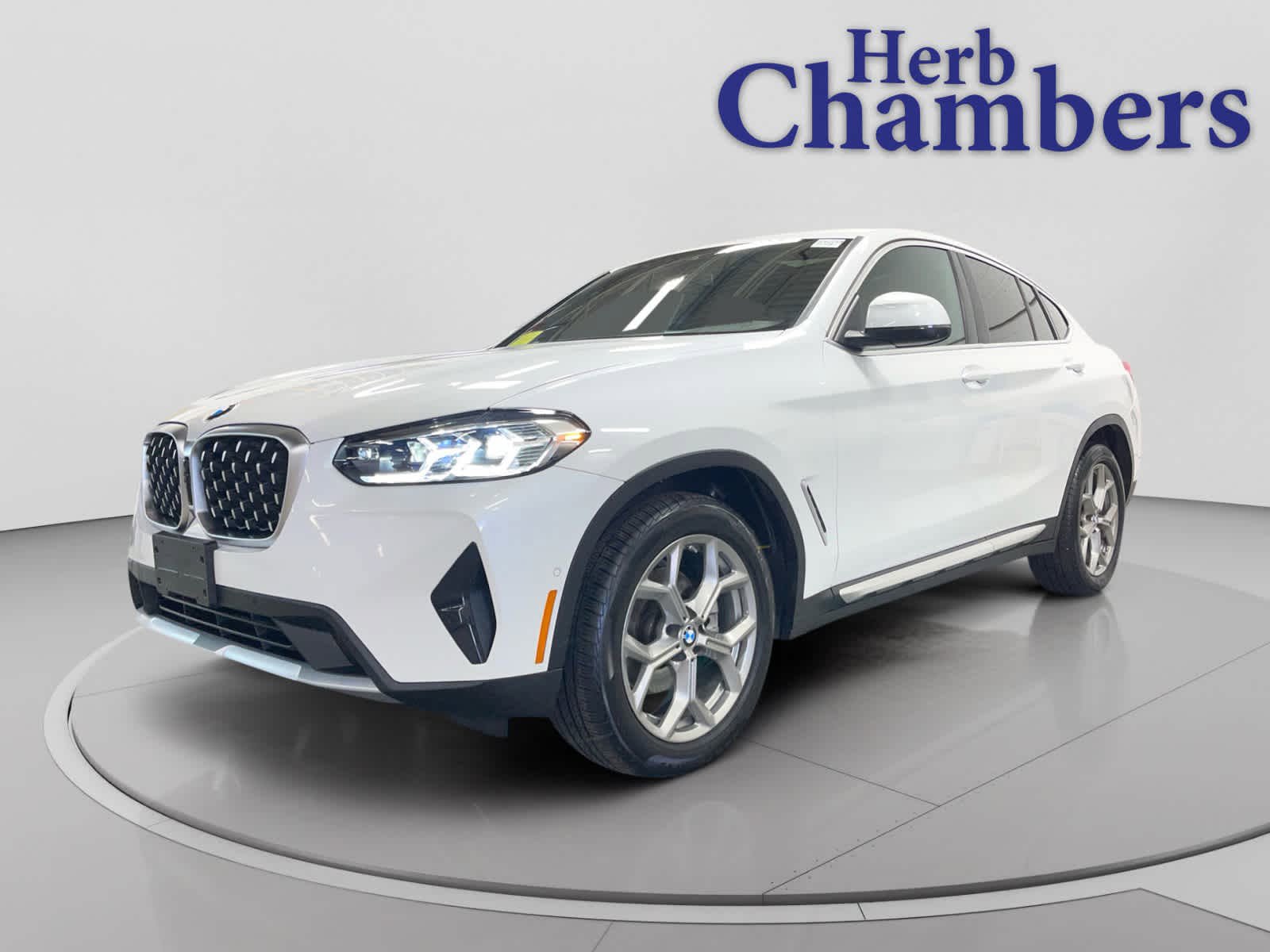 Used 2024 BMW X4 xDrive30i w/ Parking Assistance Package AWD/4WD image 10