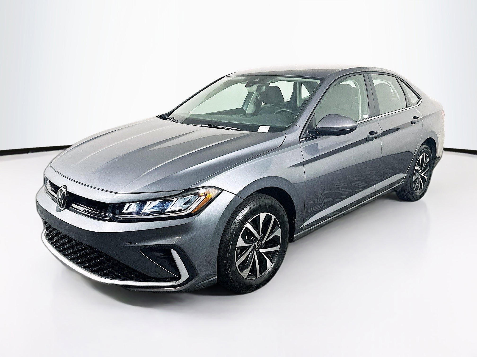 Used 2025 Volkswagen Jetta S image 3