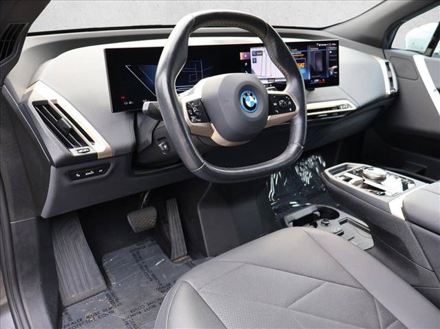 Used 2023 BMW iX xDrive50 w/ Sport Package AWD/4WD image 13