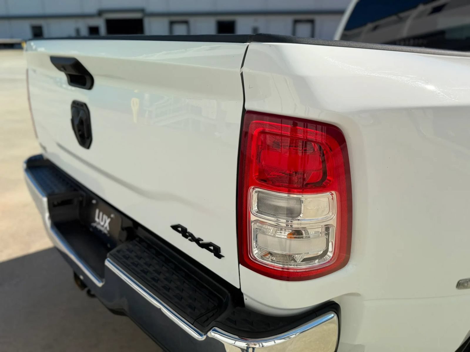 Used 2022 RAM 3500 Tradesman w/ Chrome Appearance Group AWD/4WD image 9