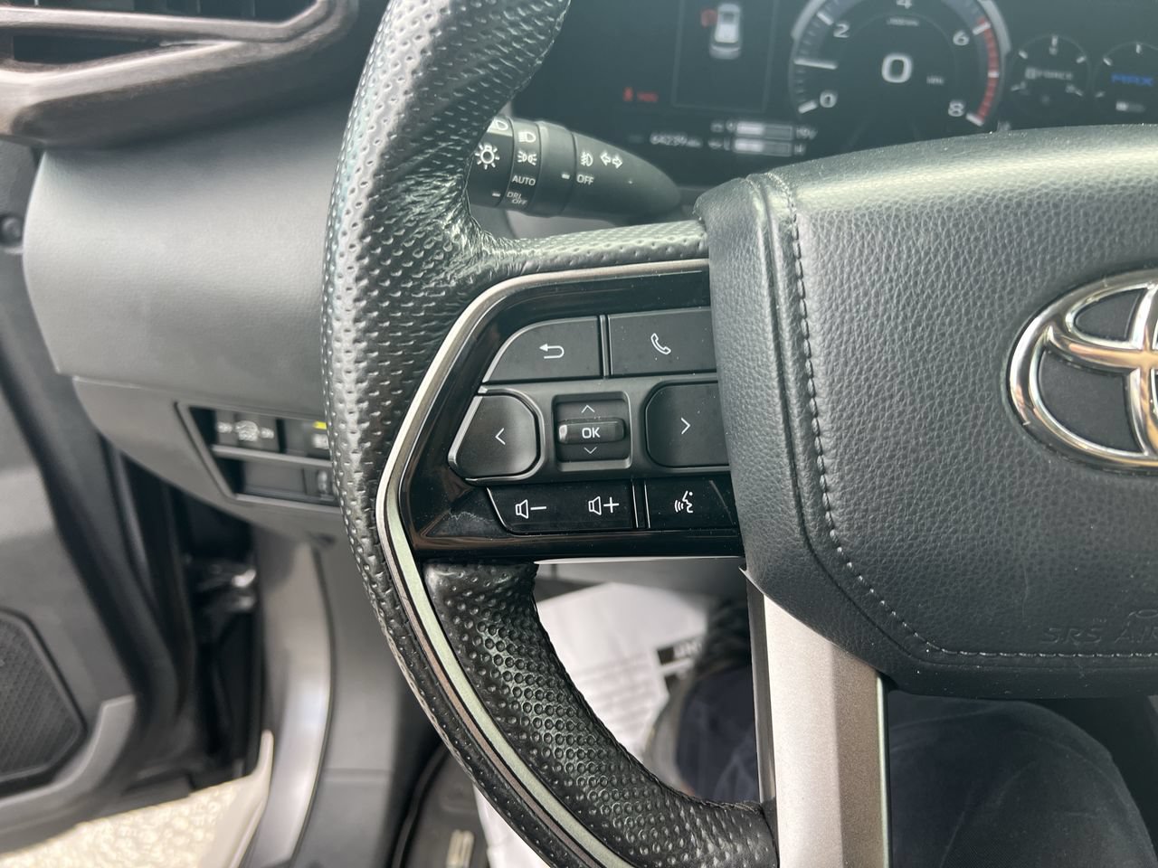 Used 2024 Toyota Sequoia SR5 w/ SR5 Premium Package AWD/4WD image 19
