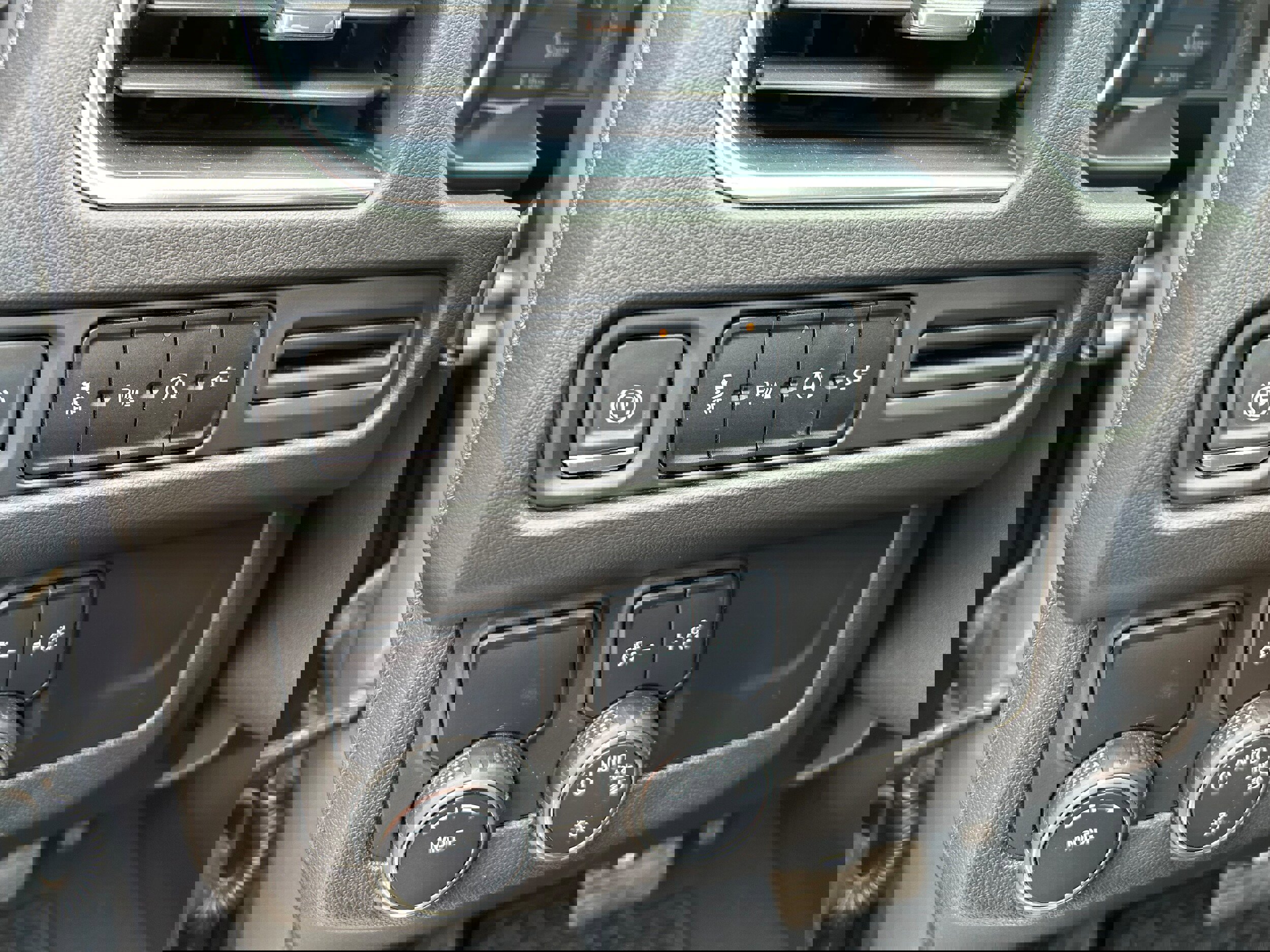 Used 2021 Chevrolet Tahoe LT image 19