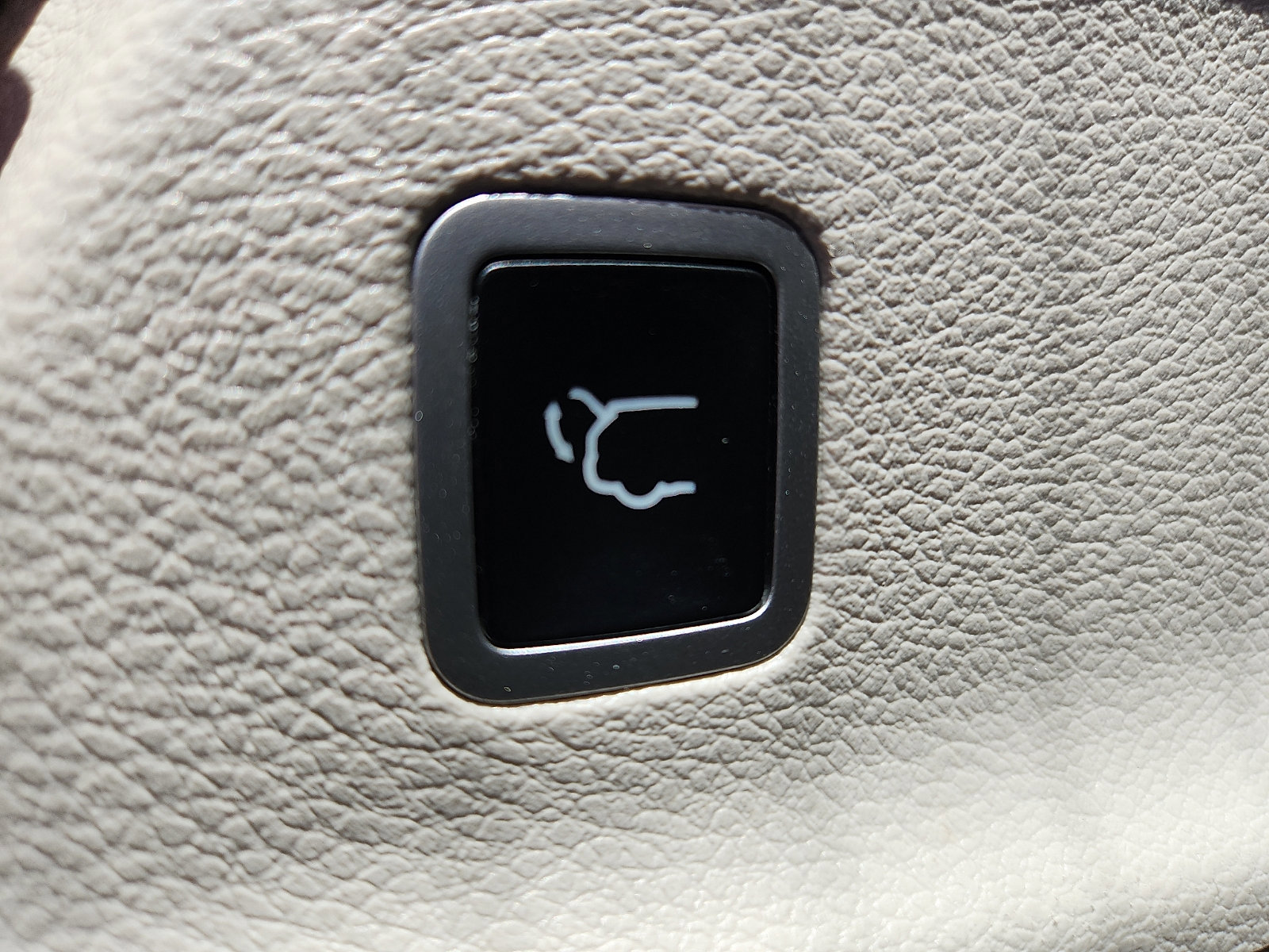 Used 2024 Chrysler Pacifica Limited FWD image 31