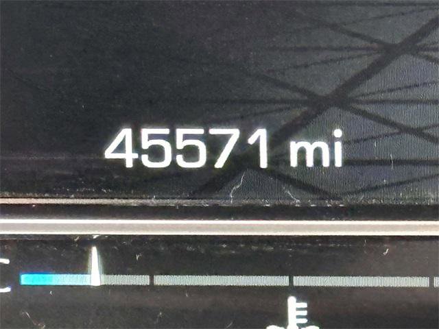 Used 2024 GMC Yukon XL SLT image 30