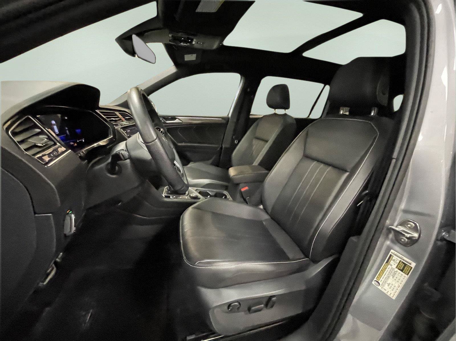 Used 2024 Volkswagen Tiguan SE R-Line AWD/4WD image 13