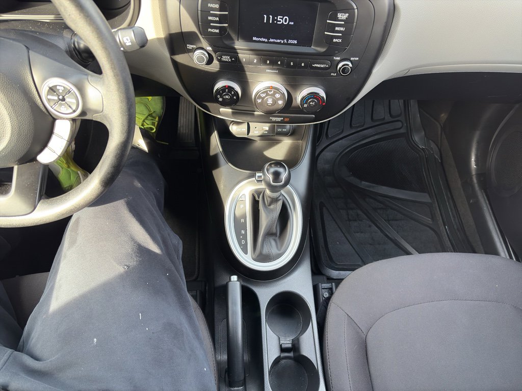 Used 2017 Kia Soul Base image 16