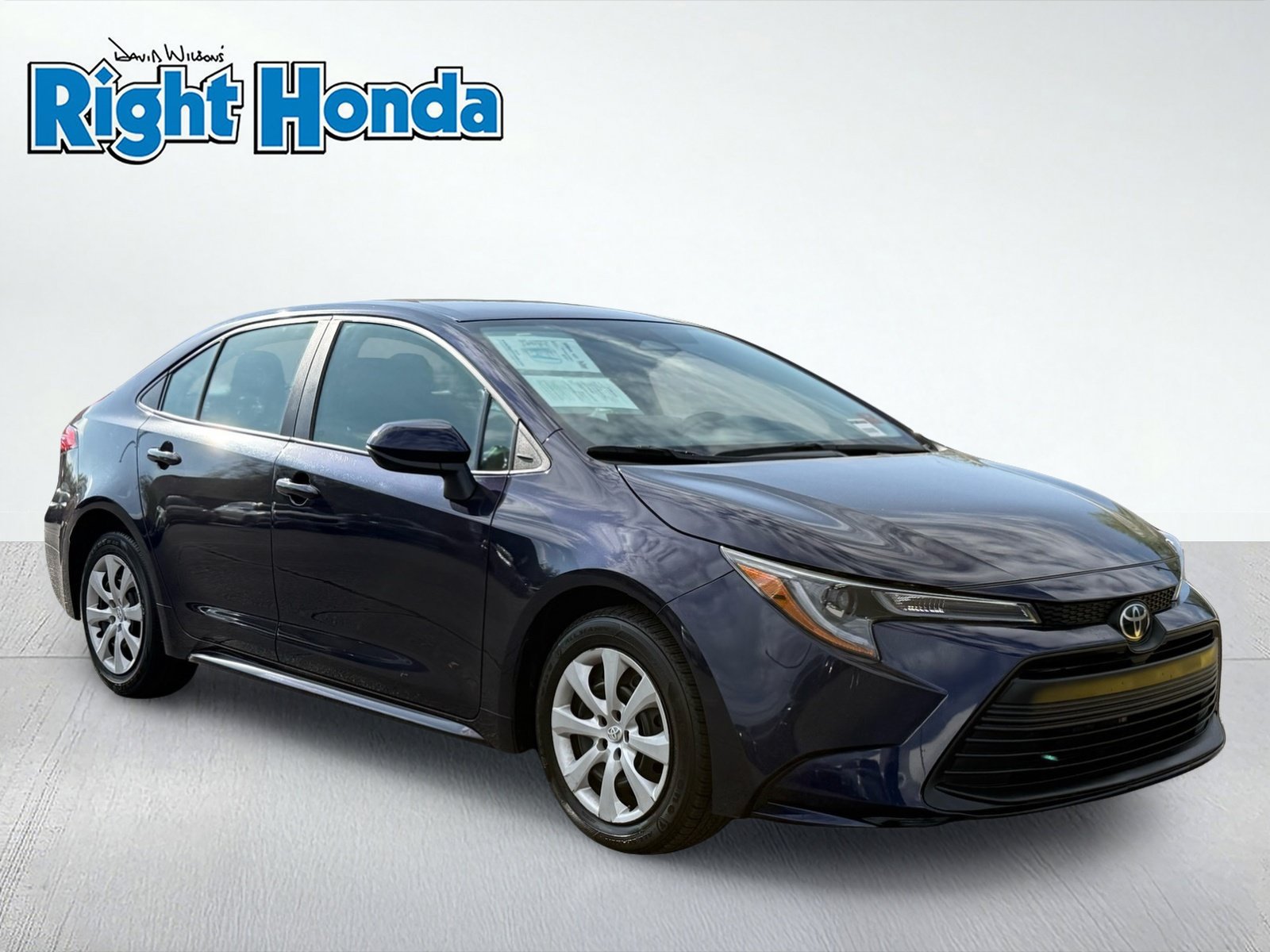 Used 2025 Toyota Corolla LE FWD image 10