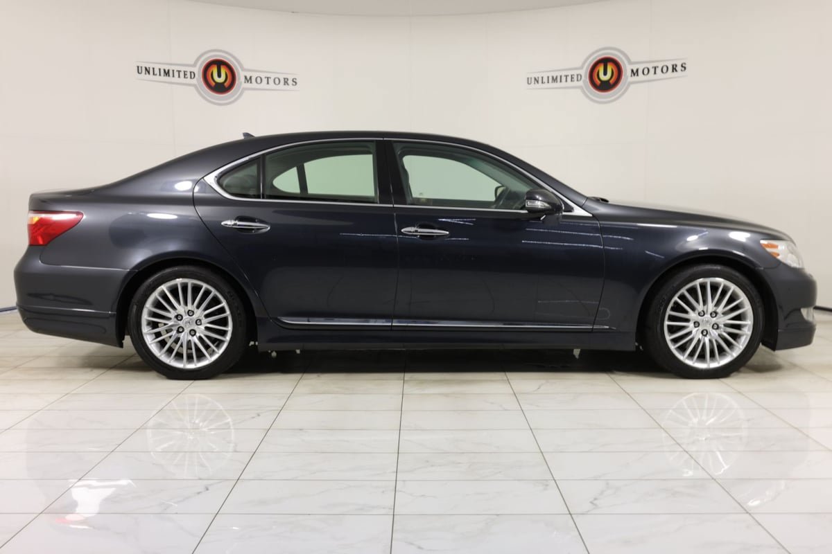 Used 2010 Lexus LS 460 RWD image 2