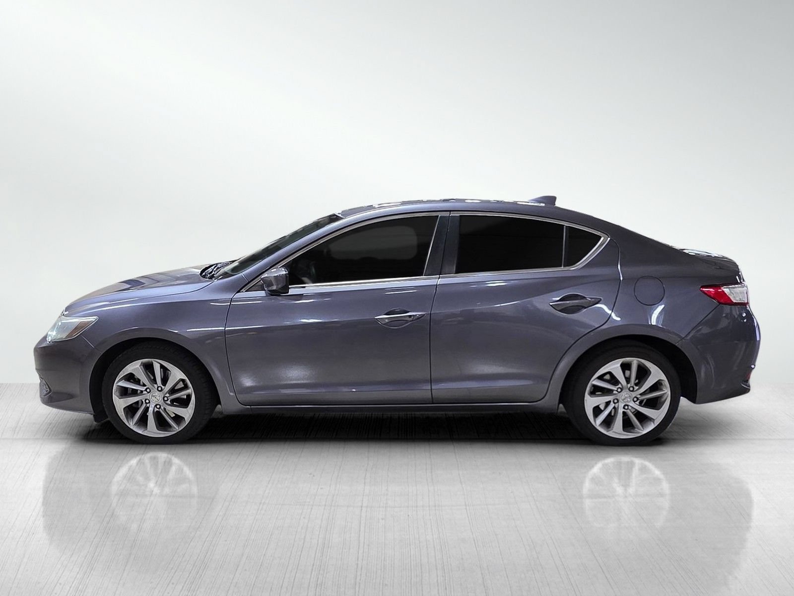 Used 2017 Acura ILX w/ AcuraWatch Plus Package FWD image 4