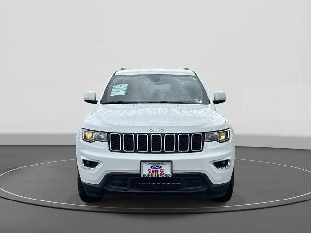 Used 2020 Jeep Grand Cherokee Laredo image 3