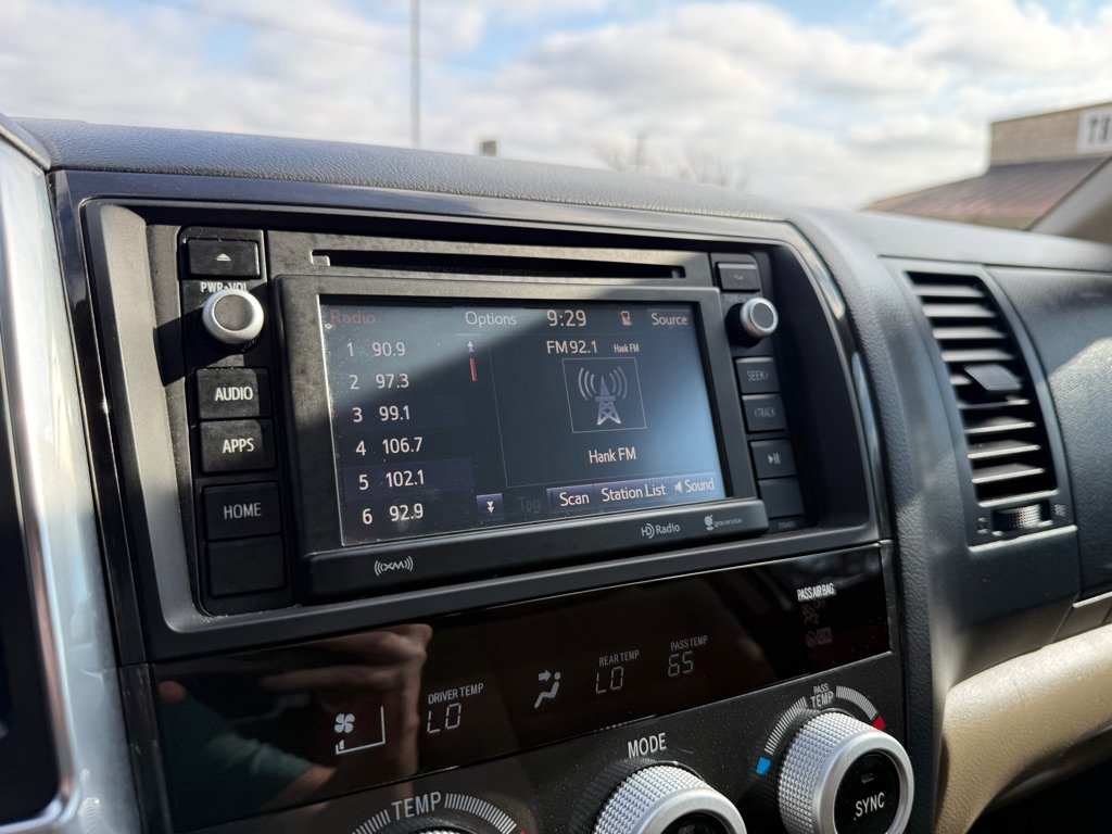 Used 2019 Toyota Sequoia SR5 image 33