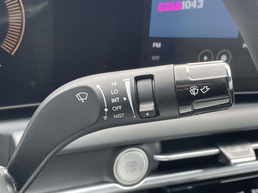 Certified 2025 Hyundai Santa Cruz SEL image 12