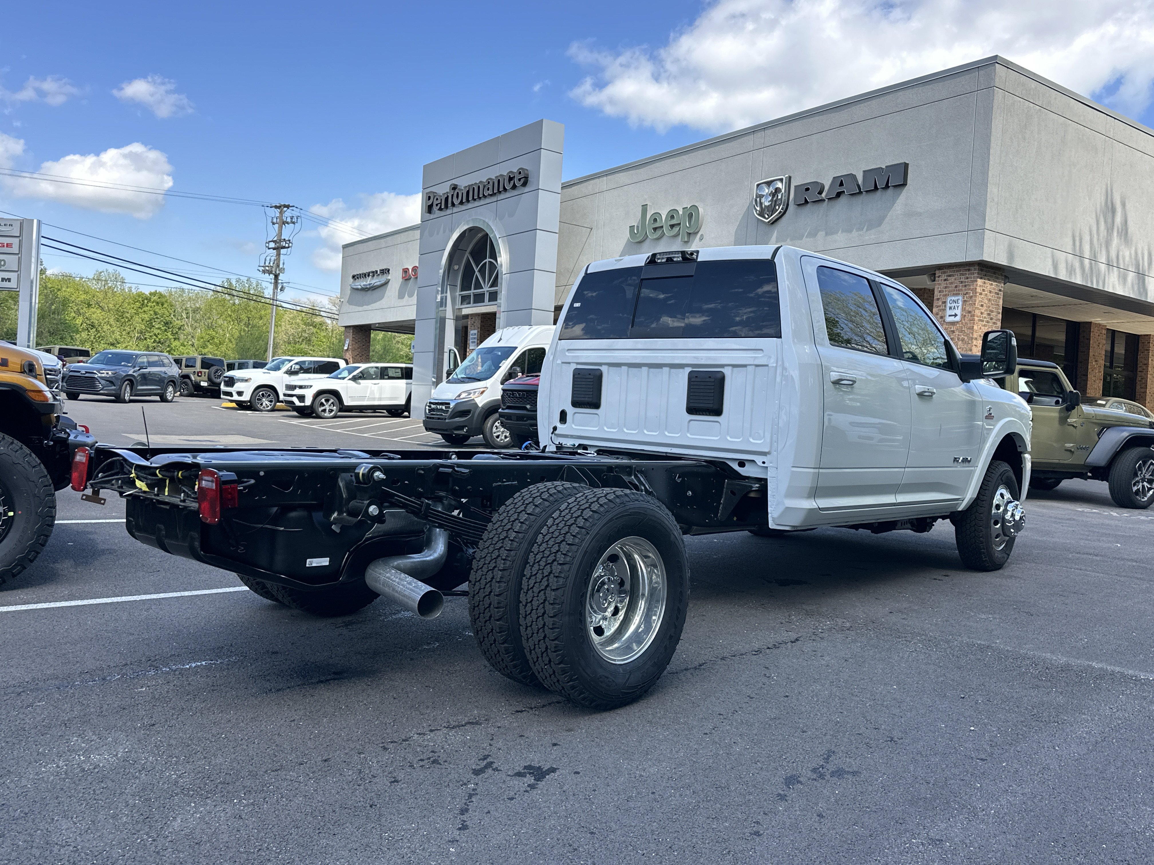 New 2026 RAM 3500 Big Horn w/ Laramie Trim Package AWD/4WD image 18
