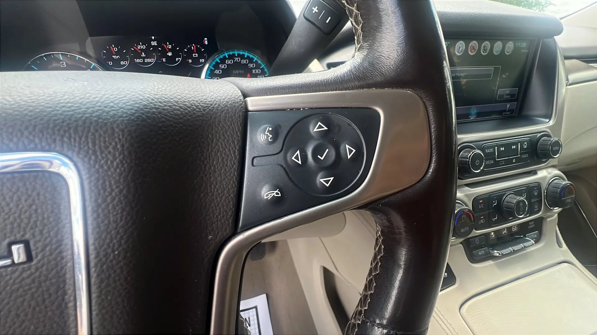 Used 2019 GMC Yukon XL Denali w/ Open Road Package AWD/4WD image 12