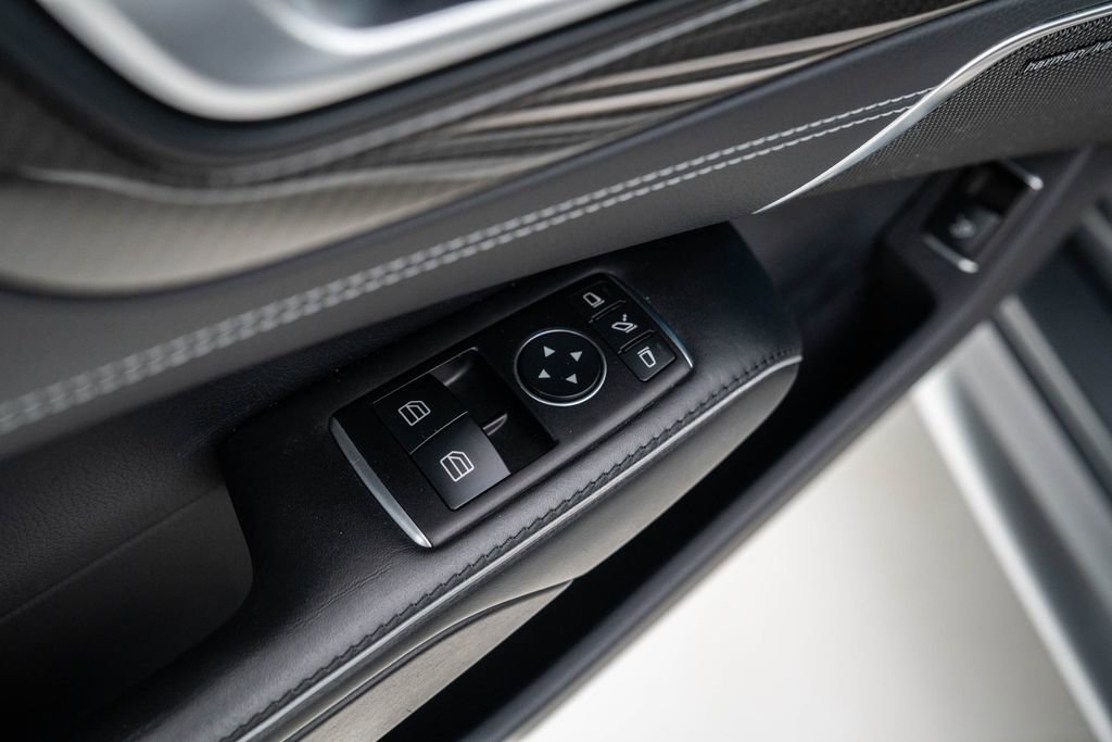 Used 2017 Mercedes-Benz SL 63 AMG image 13