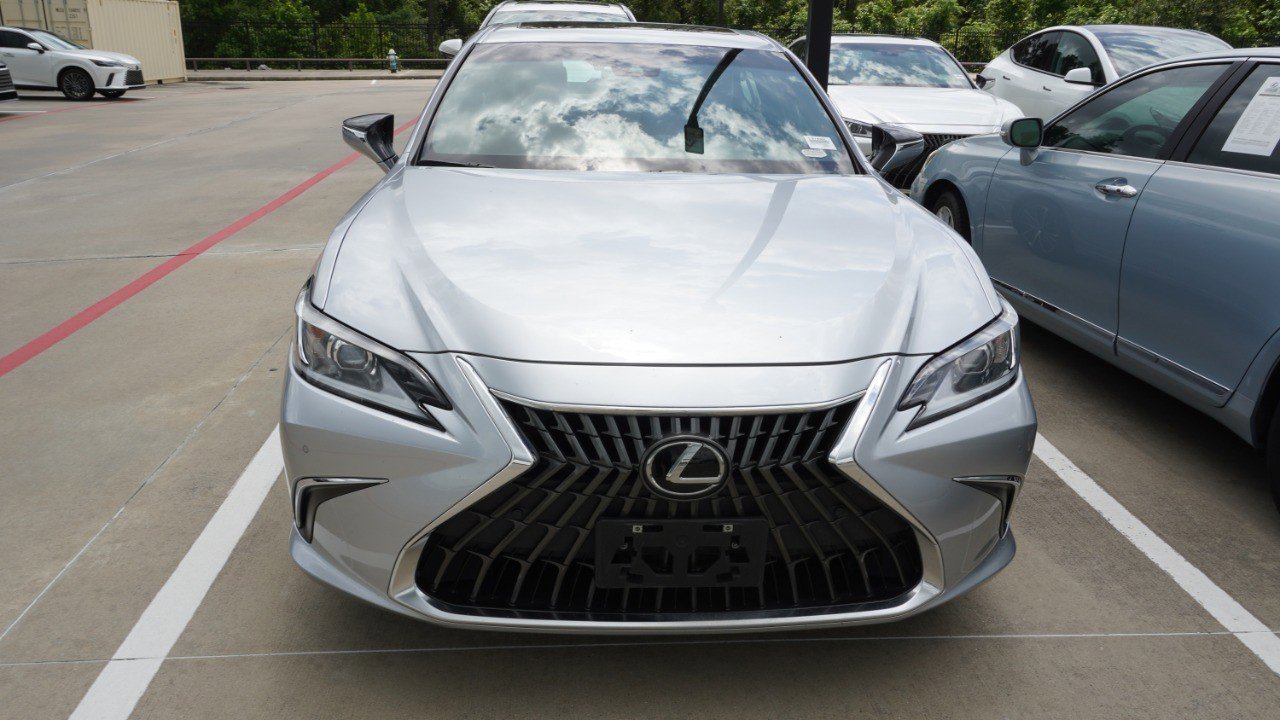Certified 2025 Lexus ES 350 w/ Premium Package FWD image 2