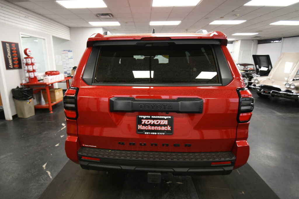 Used 2026 Toyota 4Runner SR5 image 7