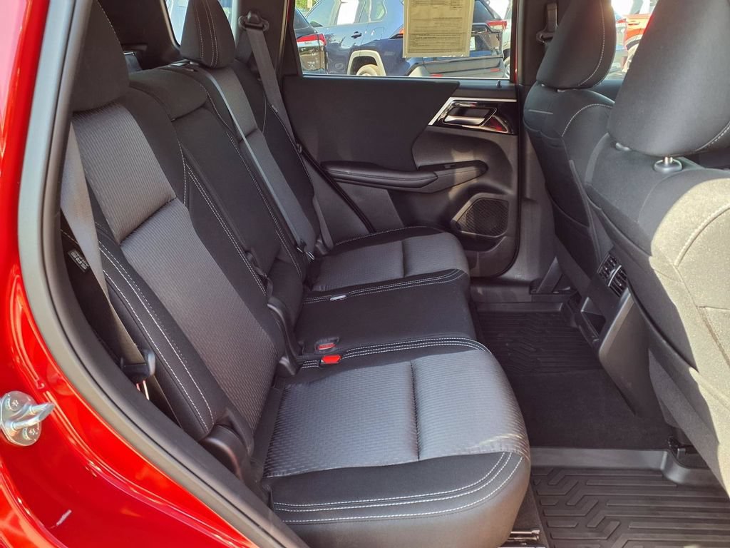 Used 2024 Mitsubishi Outlander ES FWD image 14