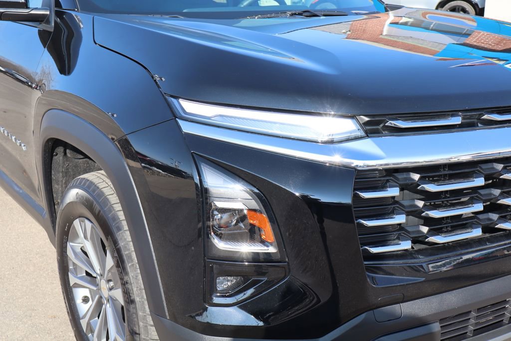 Used 2025 Chevrolet Equinox LT w/ Safety and Technology Package image 4