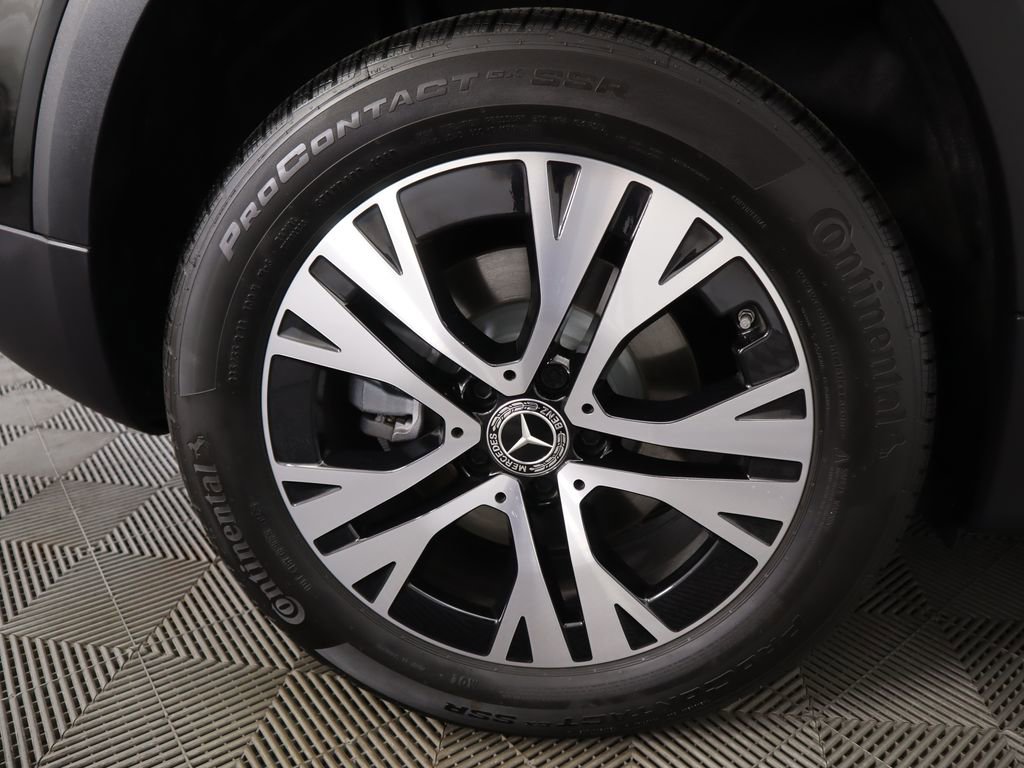 Used 2026 Mercedes-Benz GLB 250 image 32