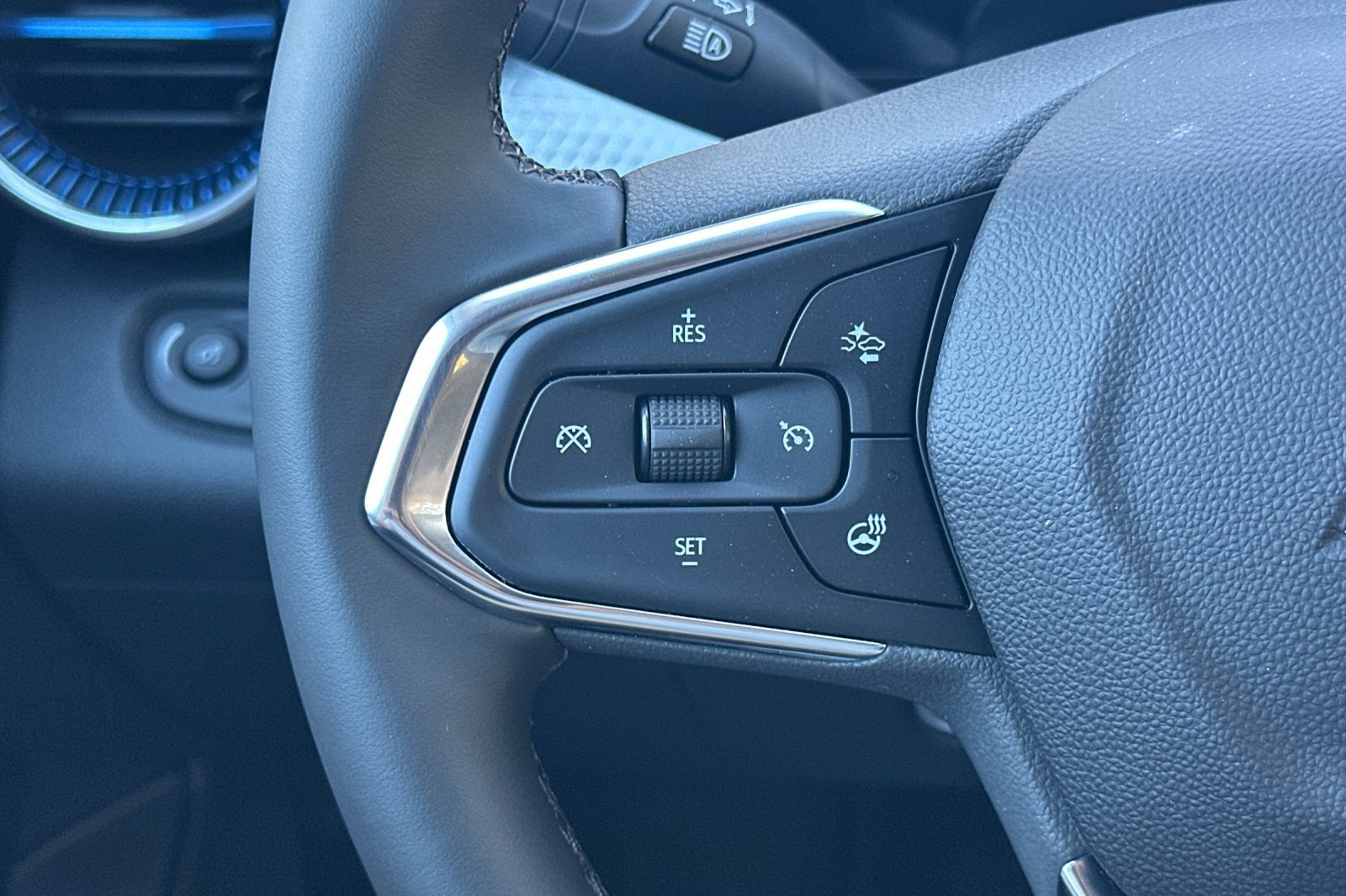 New 2026 Chevrolet Trax LT w/ Driver Confidence Package FWD image 23