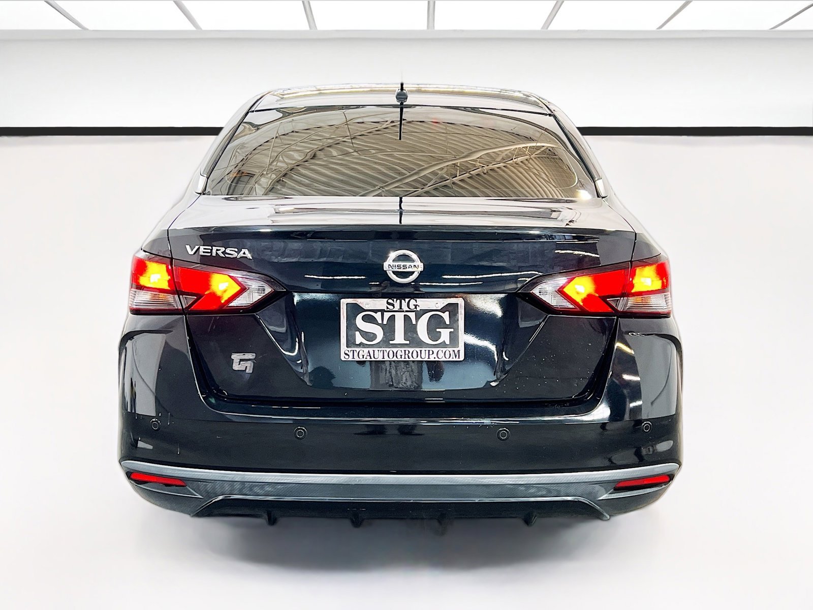 Used 2021 Nissan Versa S FWD image 5