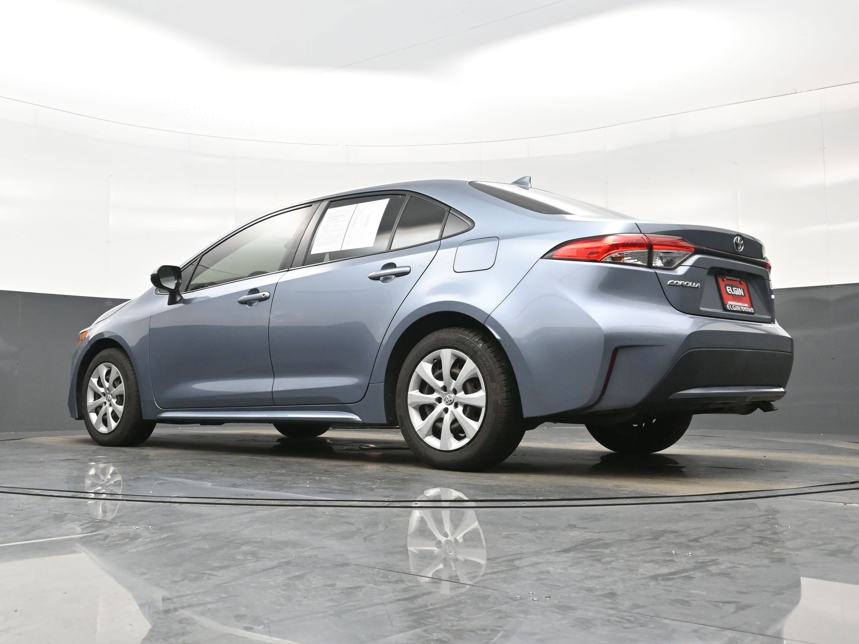 Used 2020 Toyota Corolla LE image 27