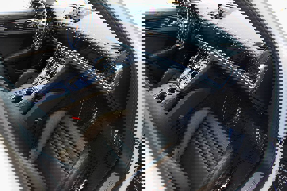 Used 2018 Porsche Panamera 4S image 23