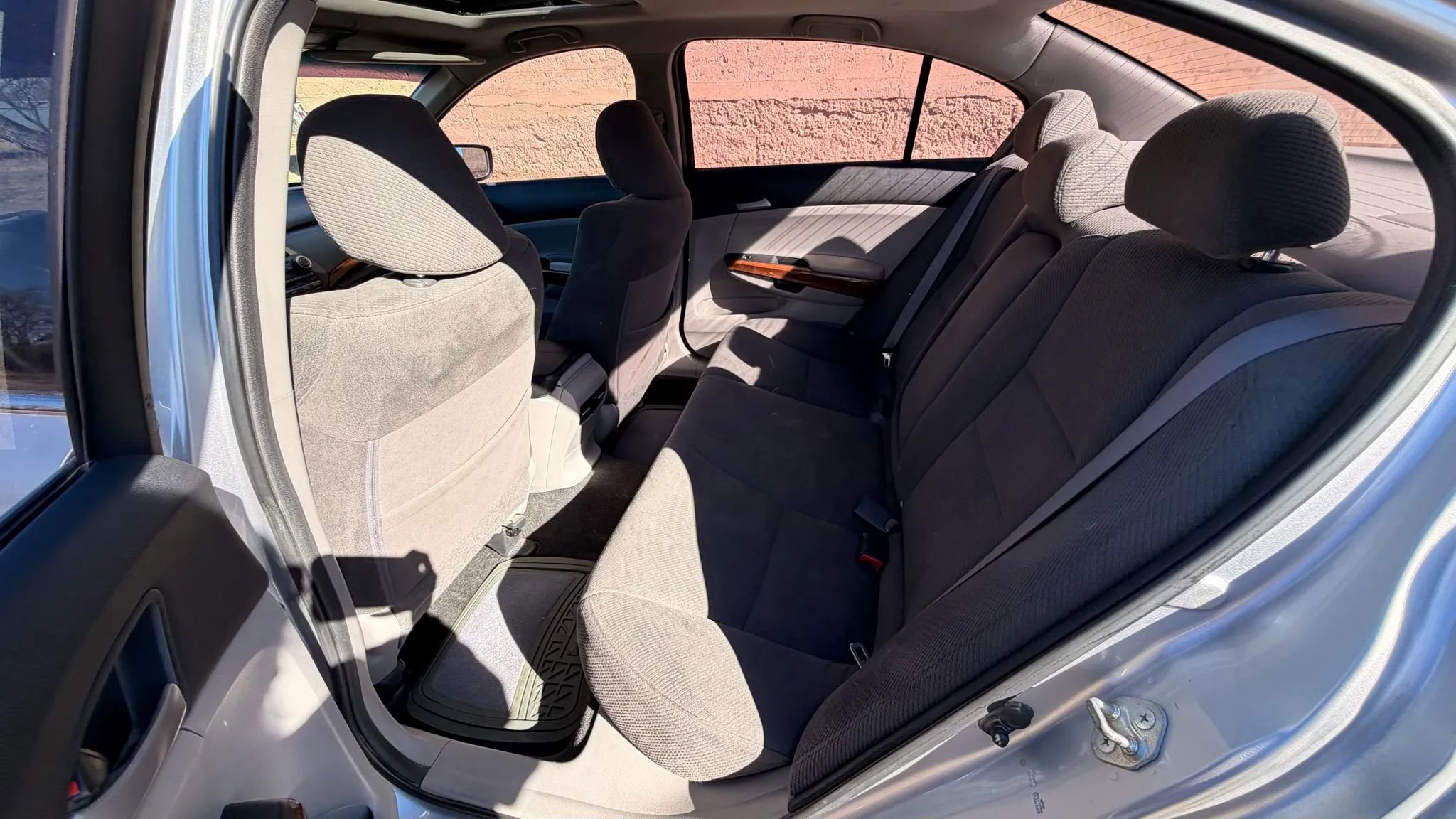 Used 2011 Honda Accord EX image 31