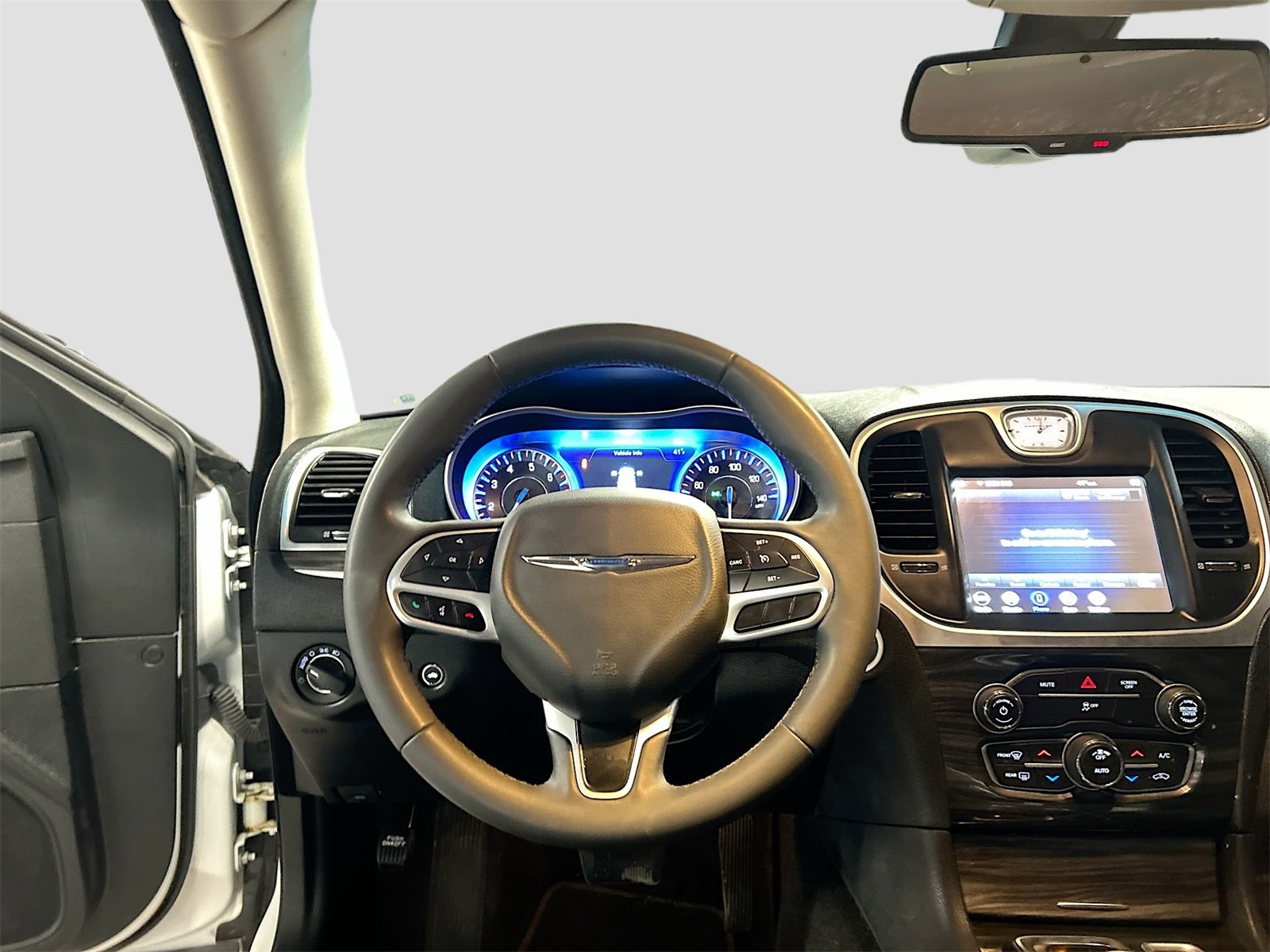 Used 2022 Chrysler 300 Touring w/ Sport Appearance Package image 21