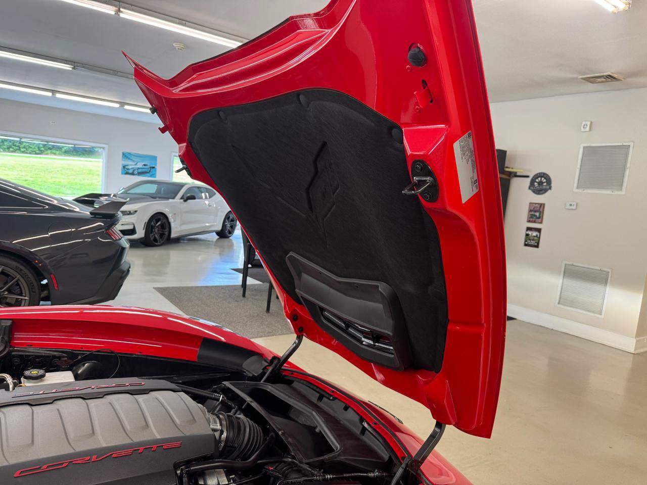 Used 2019 Chevrolet Corvette Convertible w/ 2LT w/ 2LT Preferred Equipment Group RWD image 24