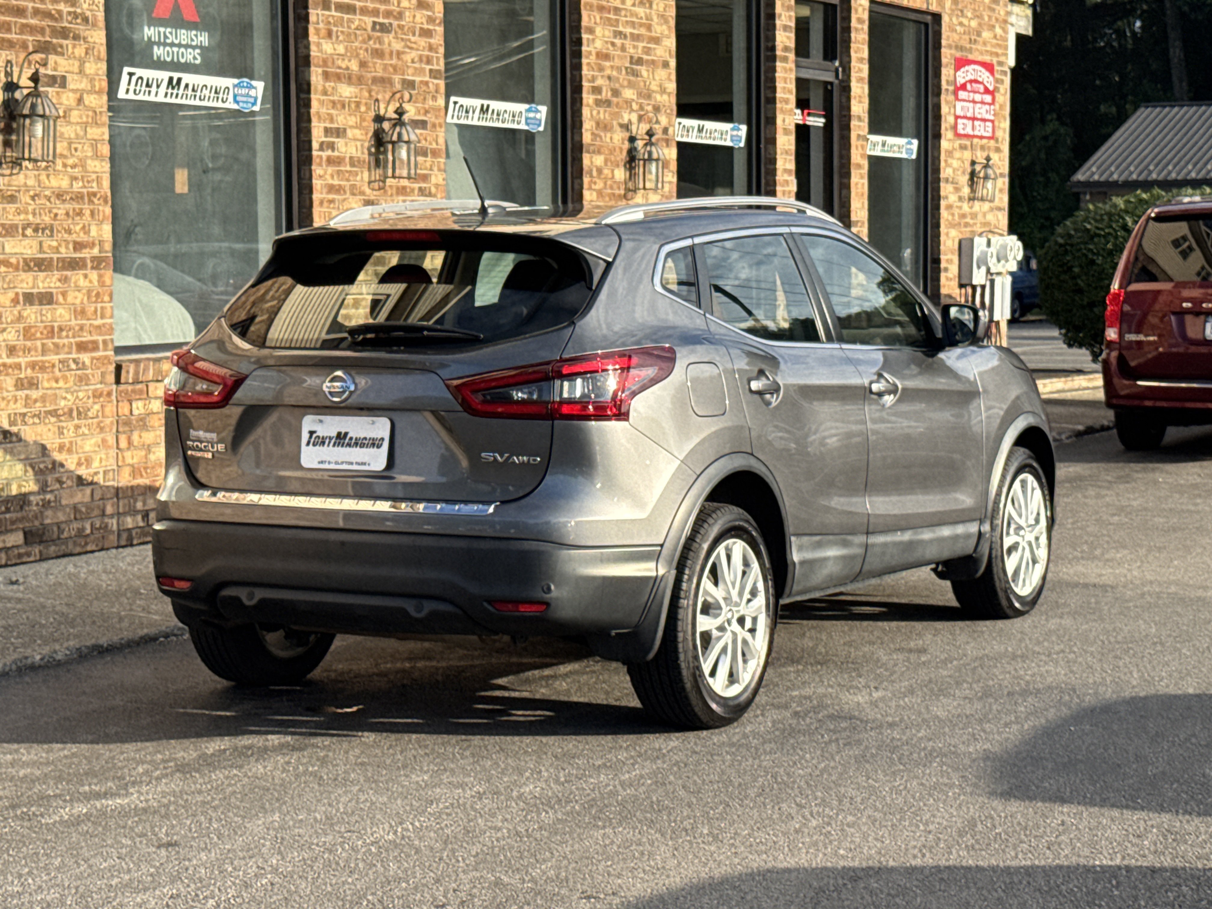 Used 2021 Nissan Rogue Sport SV AWD/4WD image 5