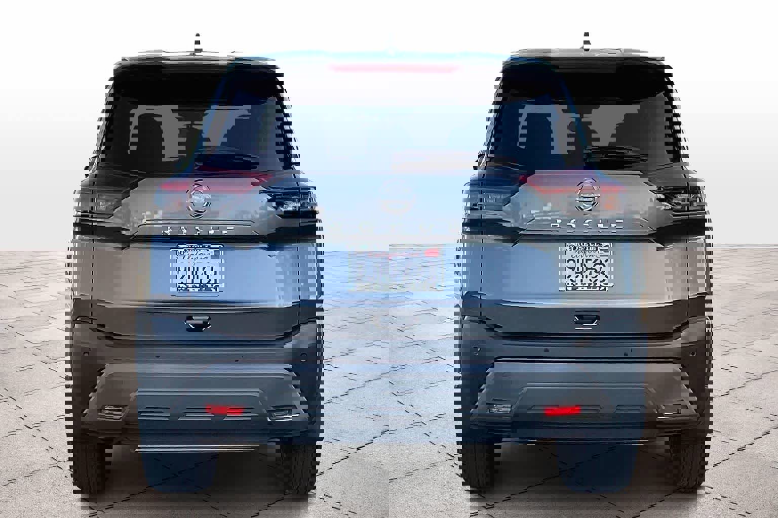 Used 2023 Nissan Rogue S image 7