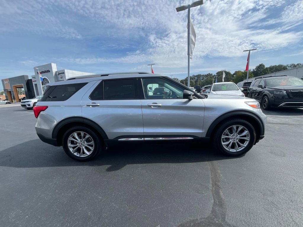 Used 2022 Ford Explorer Limited image 8