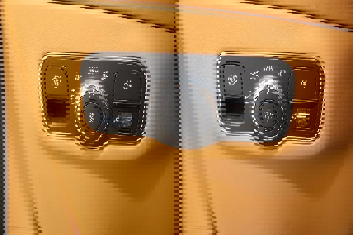 Used 2023 Aston Martin DBX 707 image 51