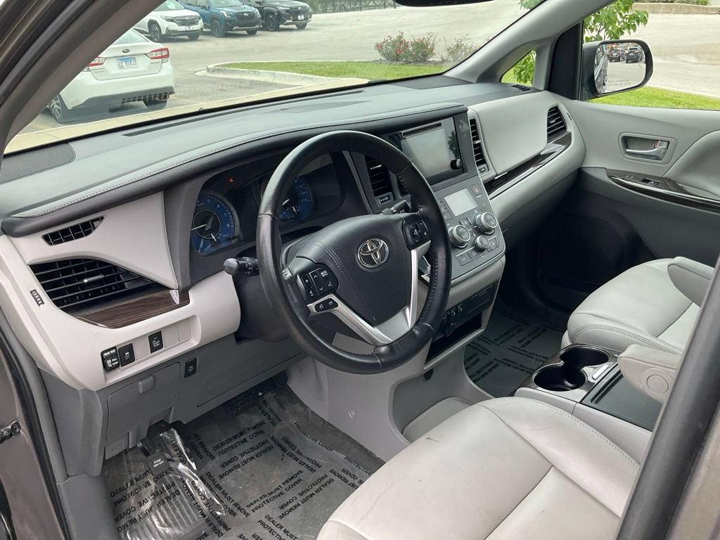 Used 2015 Toyota Sienna XLE AWD/4WD image 10