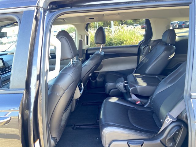 Used 2025 Kia Carnival FWD image 48