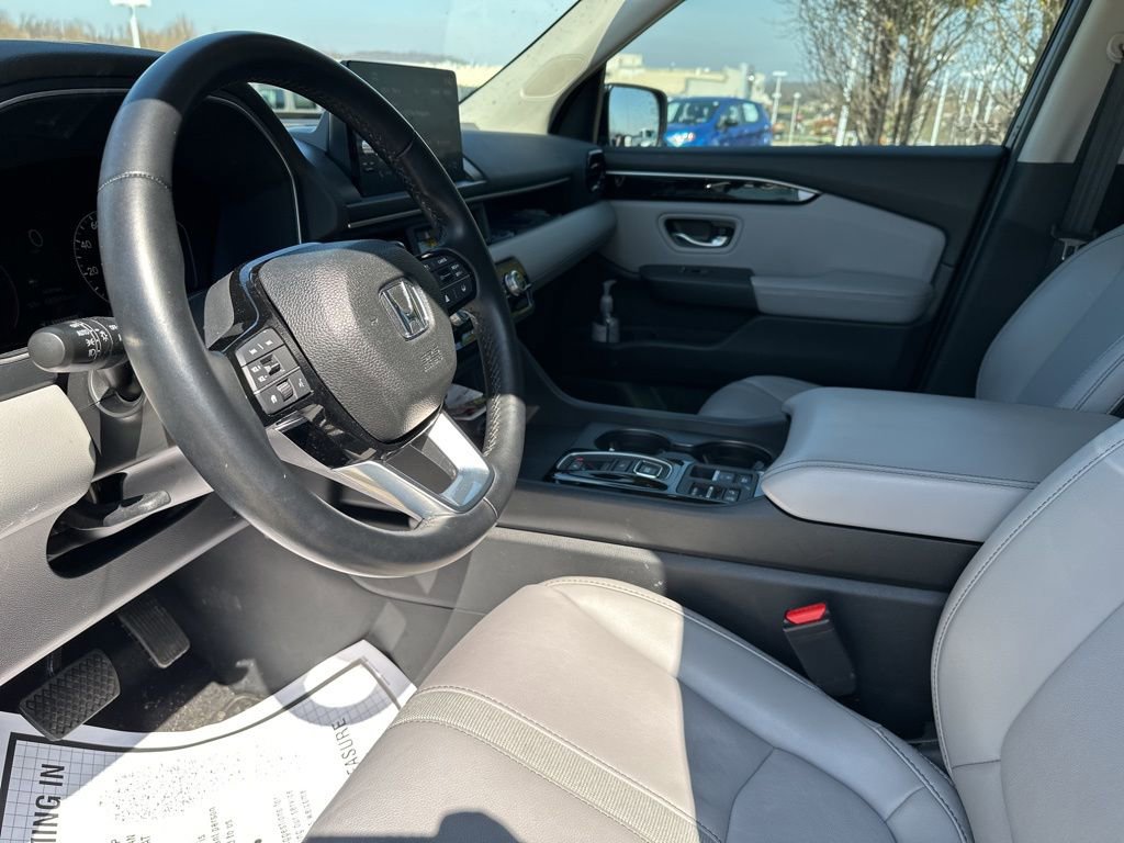Used 2025 Honda Pilot EX-L image 8