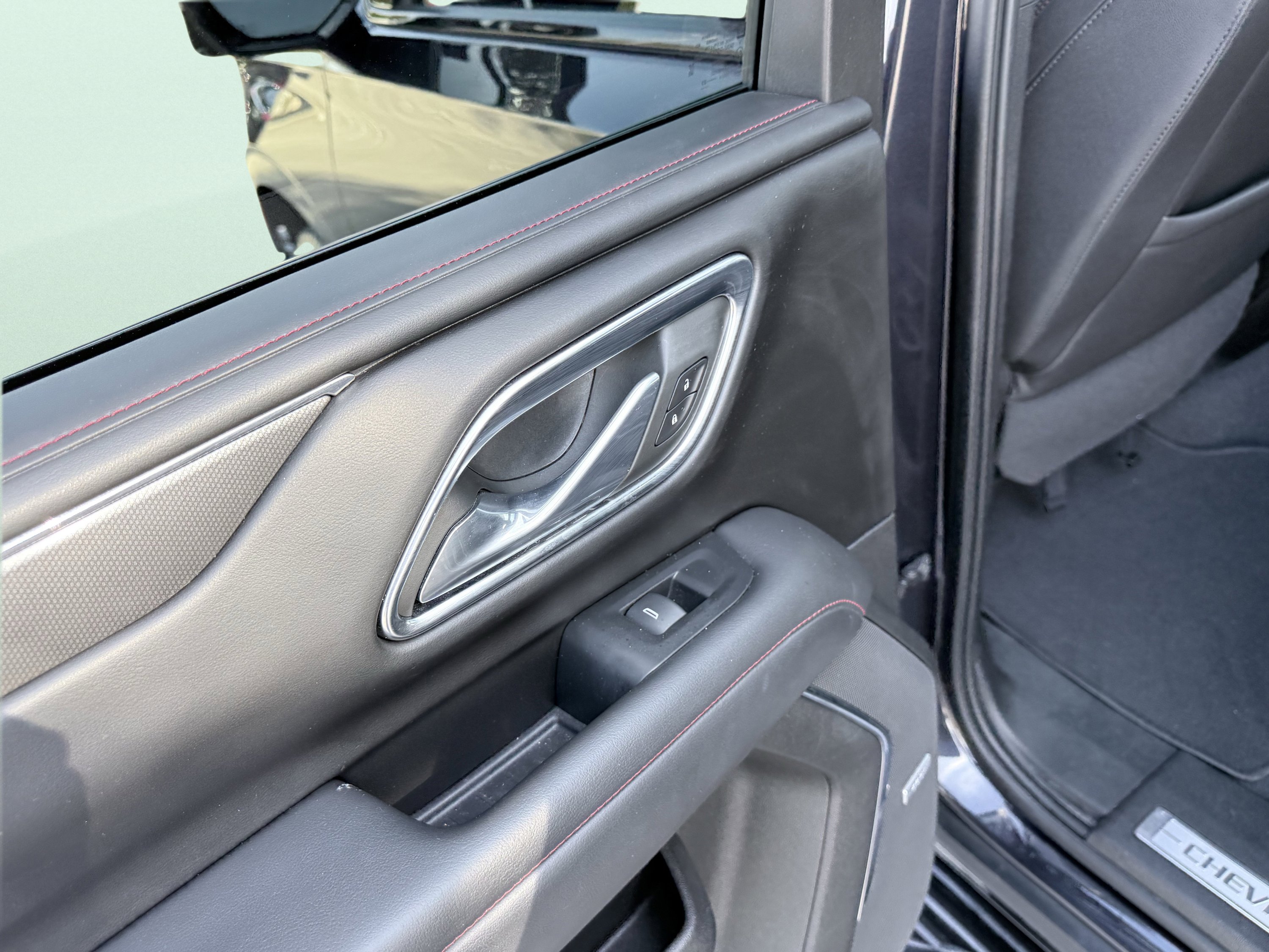 Used 2023 Chevrolet Tahoe RST w/ Luxury Package RWD image 32