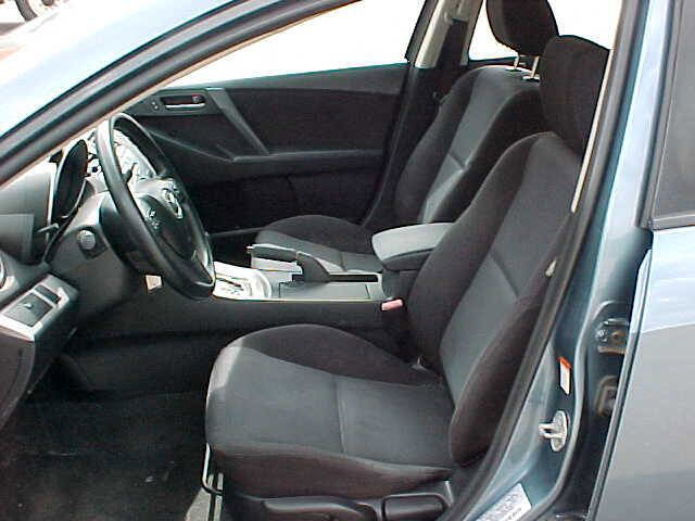 Used 2011 MAZDA MAZDA3 i Touring FWD image 11