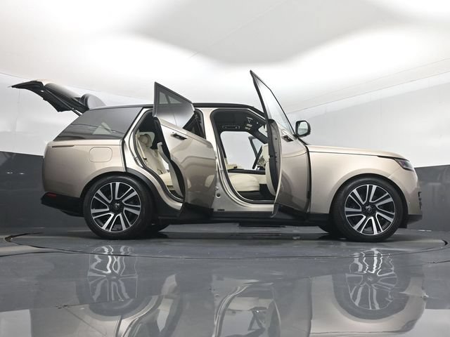 Used 2023 Land Rover Range Rover SE AWD/4WD image 7