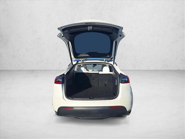 Used 2021 Tesla Model Y Long Range image 17