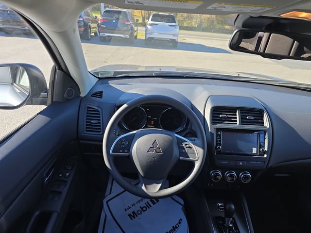 Used 2025 Mitsubishi Outlander Sport ES AWD/4WD image 12